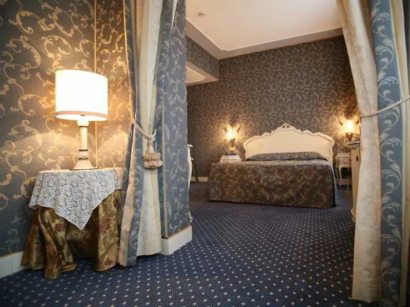 Locanda Ca' Del Brocchi Venice 2*,  Italy